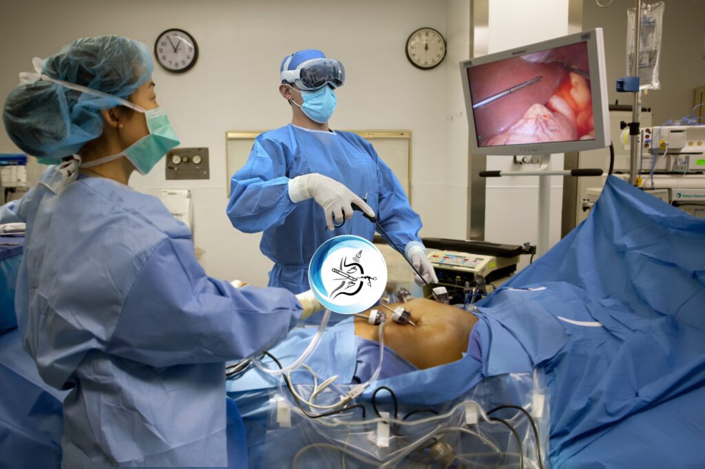 Dr. Santiago Borja operando con tecnología de vanguardia