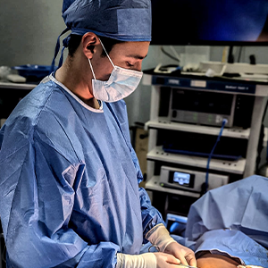 dr.borja operando con la mas alta tecnología paciente recuperado